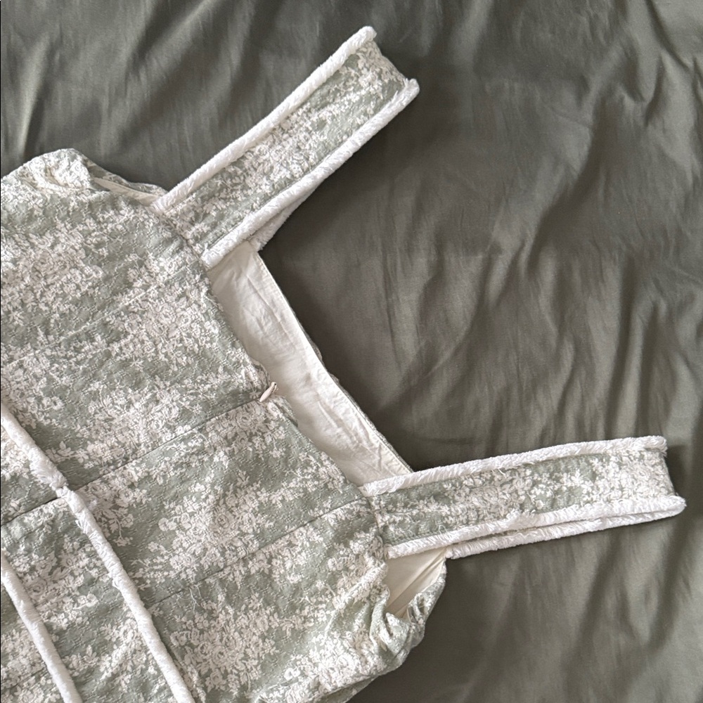 Olivaceous Green and White Mini Dress - Picture 10 of 10